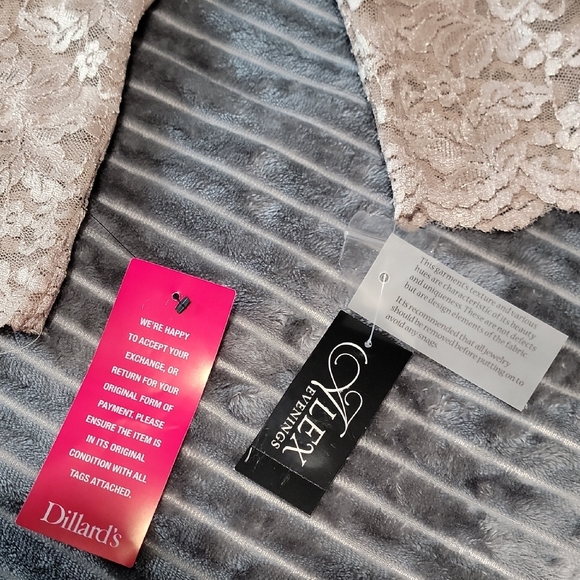 Alex Evenings Cream Sequin Cape Jacket - Picture 6 of 12